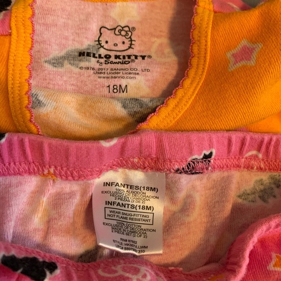 Assorted Pajamas Girls 18M (4) - Picture 11 of 13